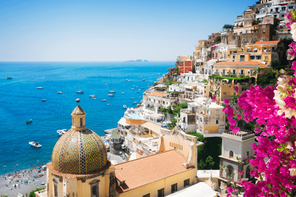Positano, localizada na Costa Amalfitana, no sul da Itália.